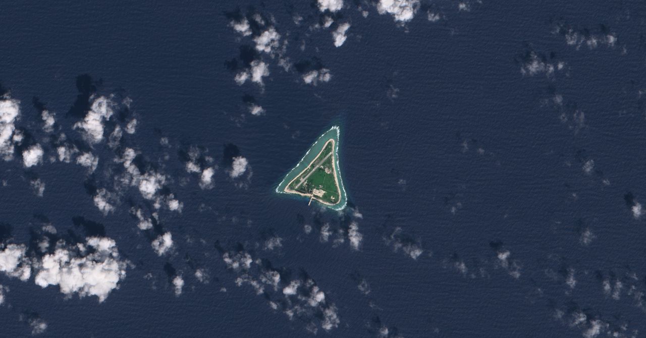 6,000 Meters Under the Pacific, Japan Seeks Independence From China on Rare Earths va d...