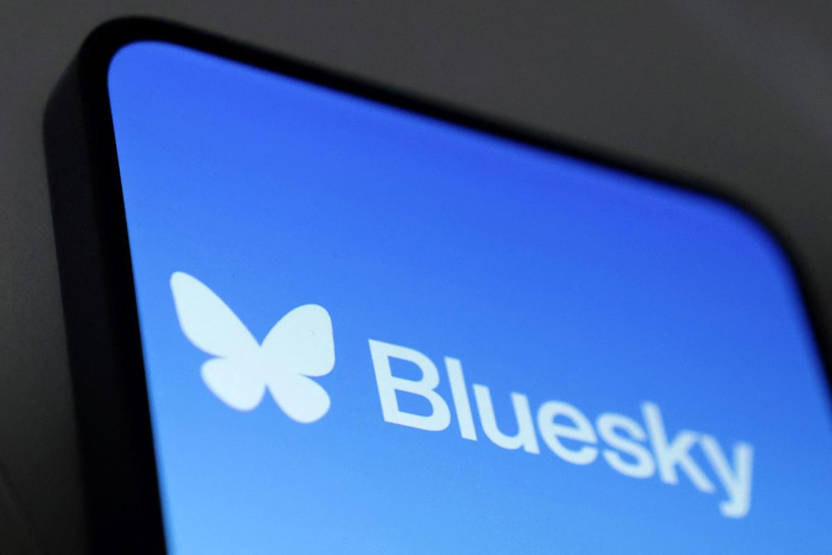 Bluesky blames DDoS attack for server outages va dieu can biet nhanh tu goc nhin bien tap
