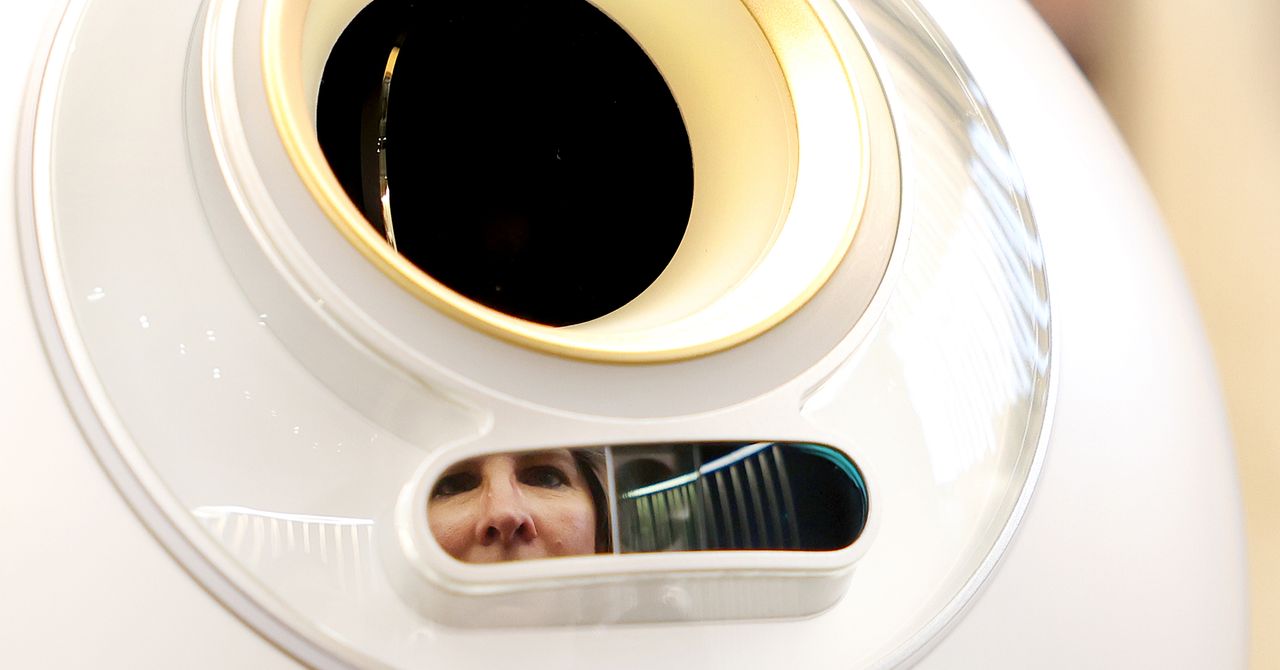 Gazing Into Sam Altman’s Orb Now Proves You’re Human on Tinder va dieu can biet nhanh t...